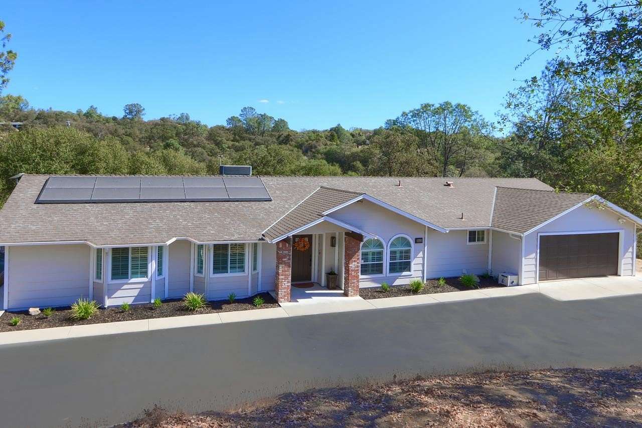 3.16 Acres of Land with Home for Sale in Coarsegold, California
