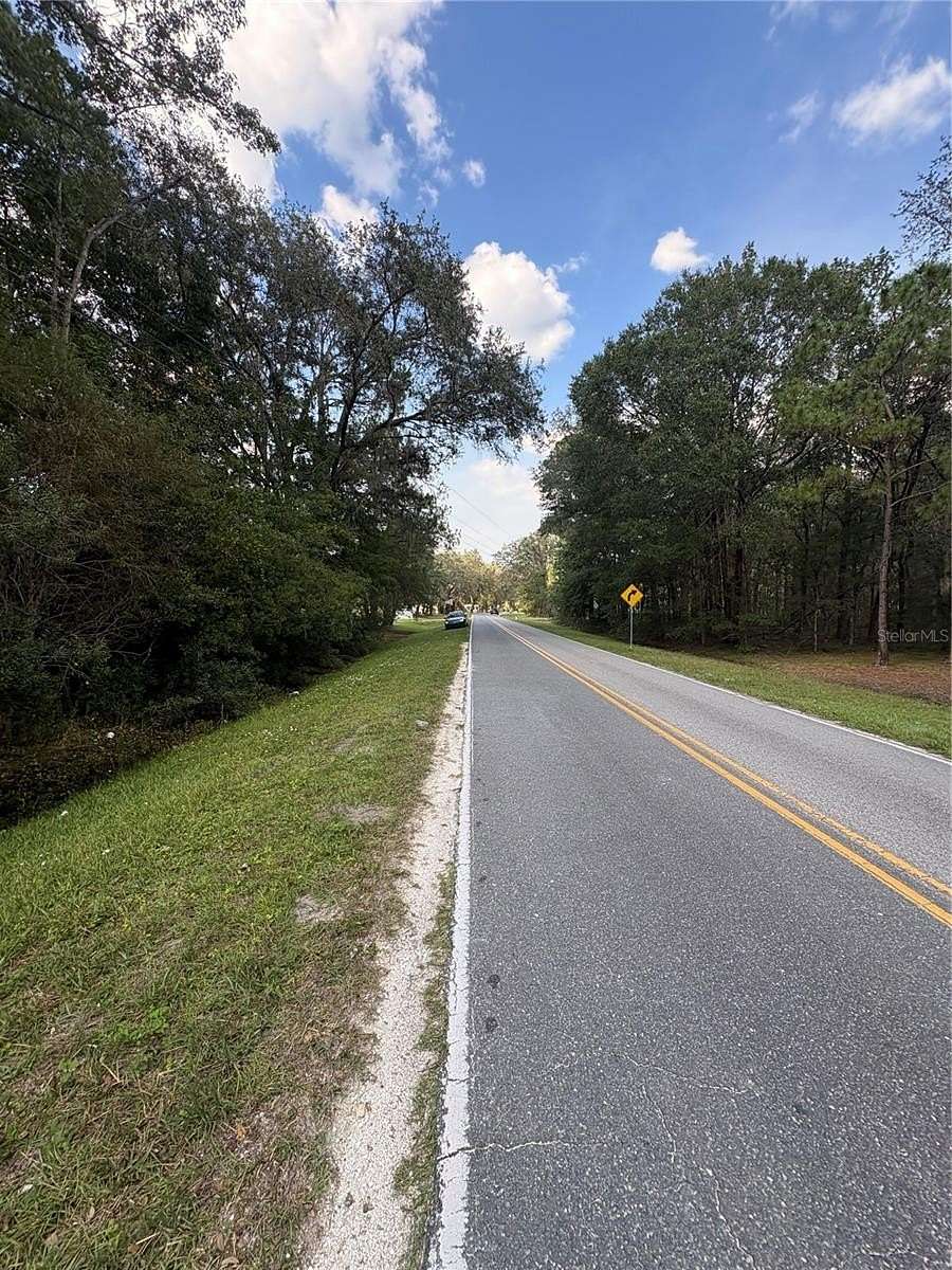 2.5 Acres of Residential Land for Sale in Lawtey, Florida