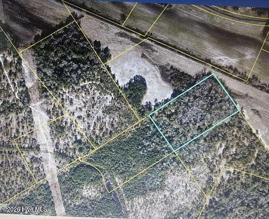 7 Acres of Residential Land for Sale in Kelly, North Carolina