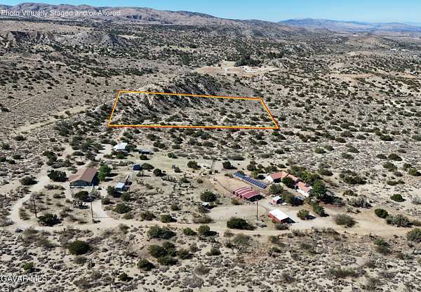 9.58 Acres of Residential Land for Sale in Pearblossom, California