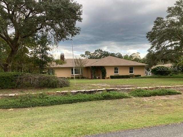 1.5 Acres of Land with Home for Sale in Ocala, Florida