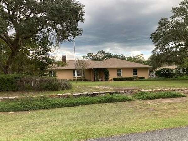 1.5 Acres of Land with Home for Sale in Ocala, Florida