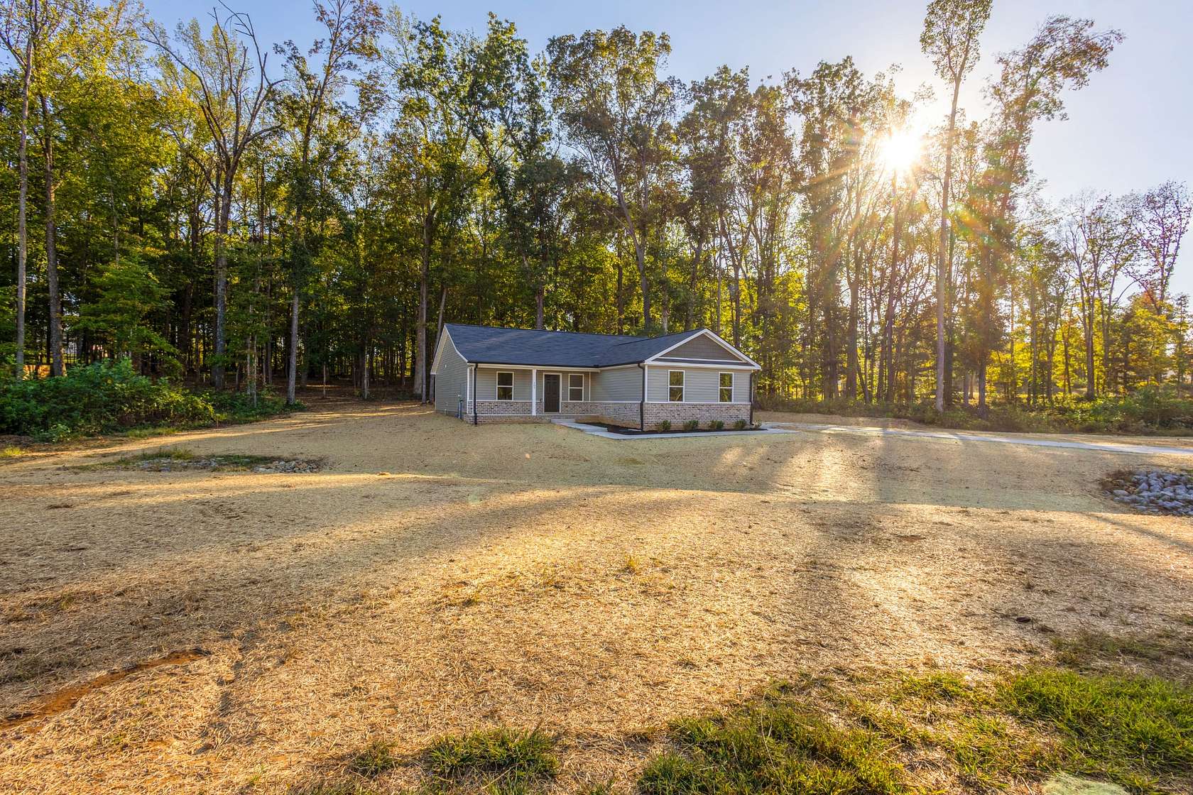 1.5 Acres of Land with Home for Sale in Dickson, Tennessee