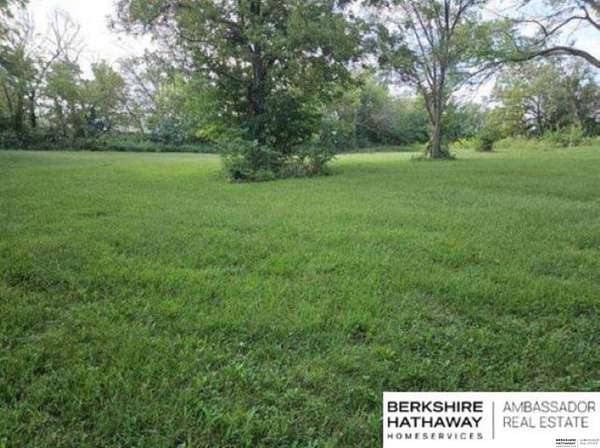 4.74 Acres of Land with Home for Sale in Bellevue, Nebraska
