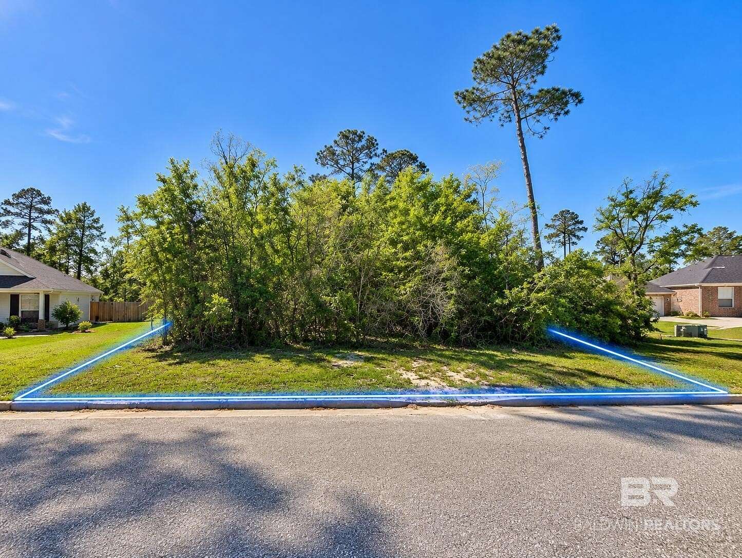 0.95 Acres of Residential Land for Sale in Elberta, Alabama