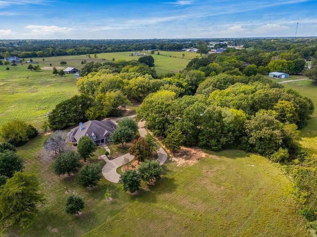 18 Acres of Land with Home for Sale in Edgewood, Texas