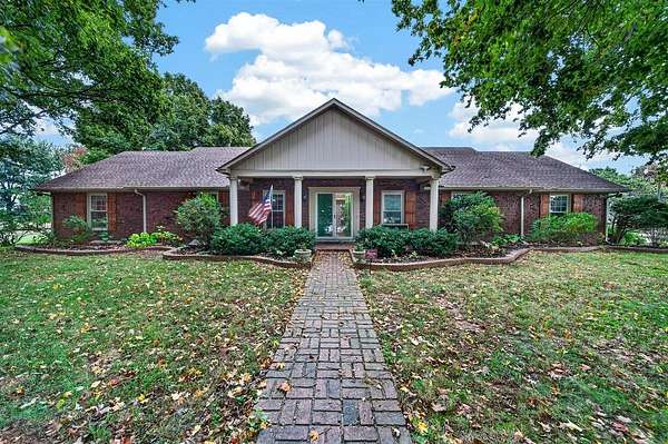 9.32 Acres of Land with Home for Sale in Franklin, Kentucky