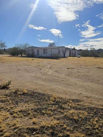2.5 Acres of Land with Home for Sale in Landers, California