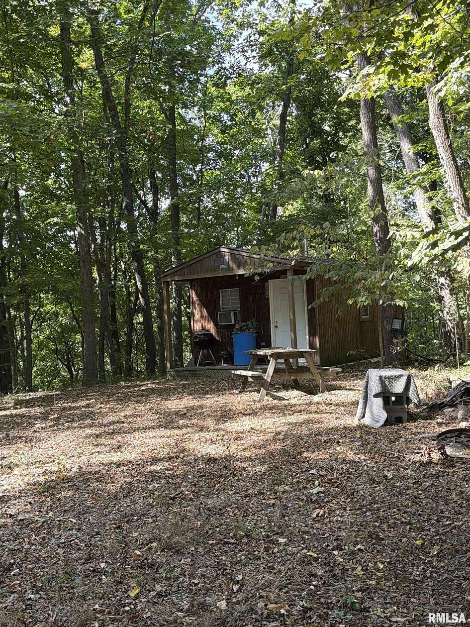 15.5 Acres of Recreational Land for Sale in Oakland, Illinois
