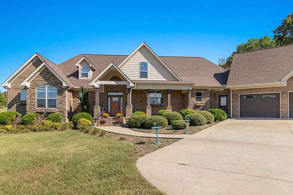 40 Acres of Land with Home for Sale in Killen, Alabama