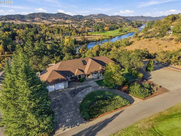 2.82 Acres of Land with Home for Sale in Roseburg, Oregon