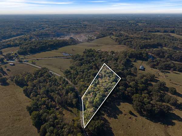 5 Acres of Residential Land for Sale in Fairview, Tennessee