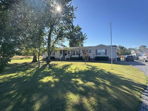 13.5 Acres of Land with Home for Sale in Lebanon, Tennessee