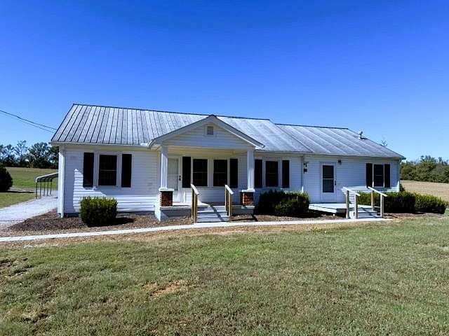 6 Acres of Land with Home for Sale in McMinnville, Tennessee