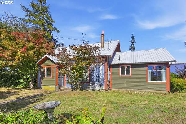3.47 Acres of Land with Home for Sale in Shedd, Oregon