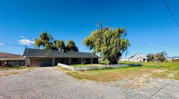 139 Acres of Agricultural Land with Home for Sale in Klamath Falls, Oregon