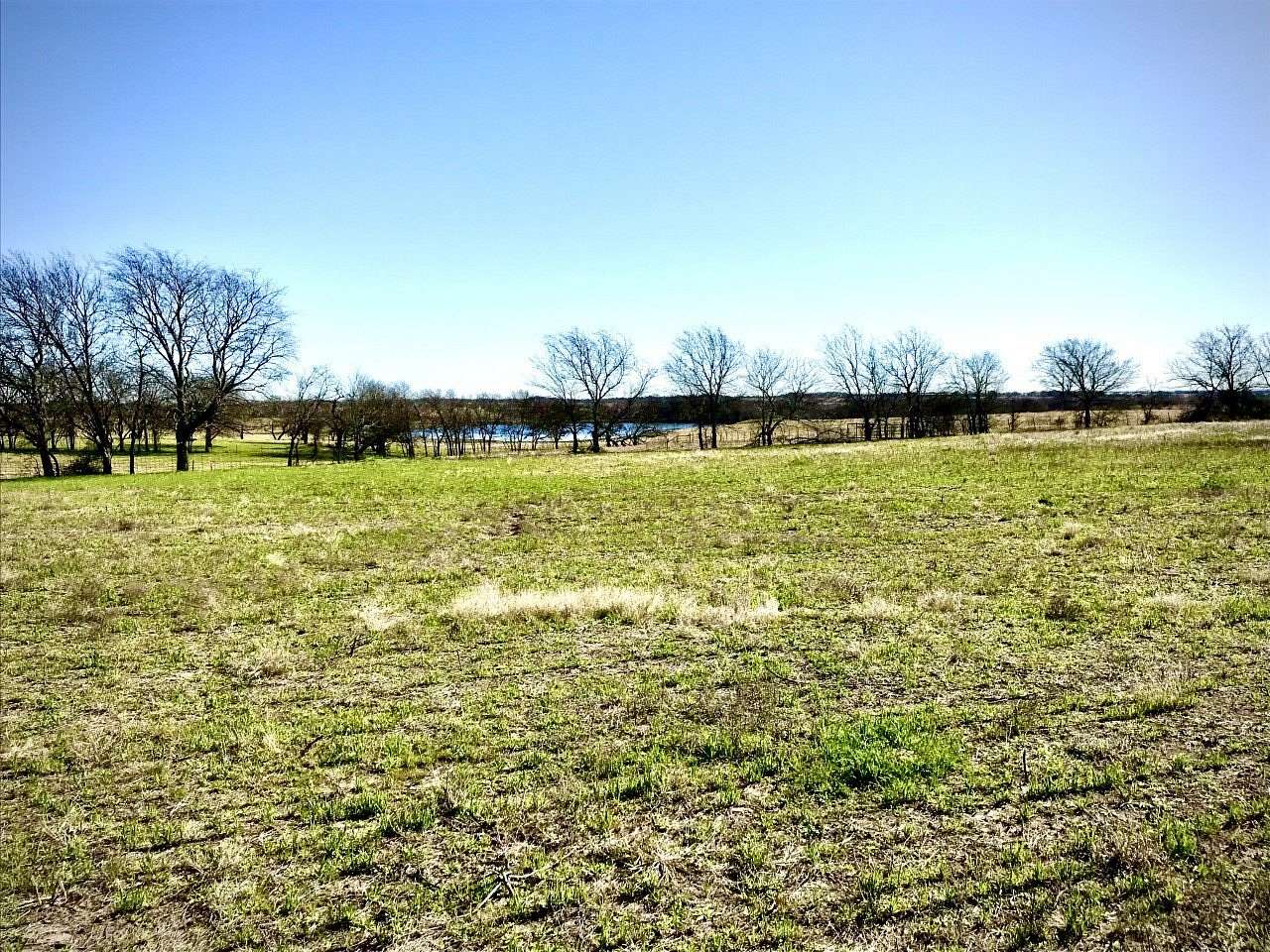 4.8 Acres of Residential Land for Sale in Ennis, Texas