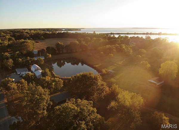 12.3 Acres of Recreational Land with Home for Sale in Boulder, Illinois