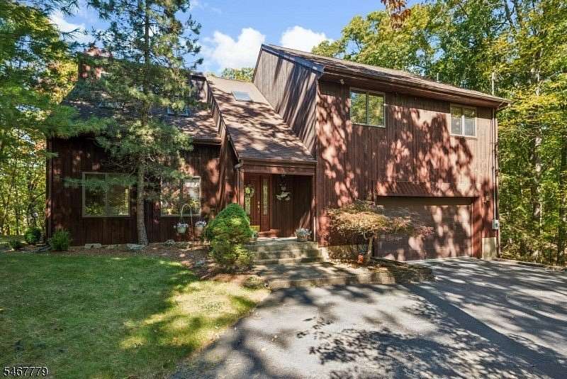 1.57 Acres of Land with Home for Sale in Hopatcong, New Jersey