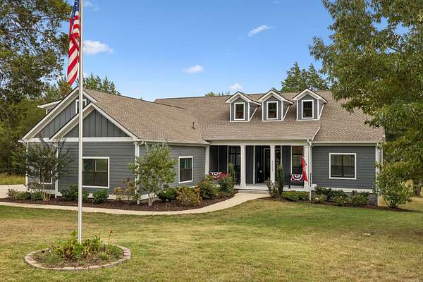 6 Acres of Land with Home for Sale in Spring Hill, Tennessee