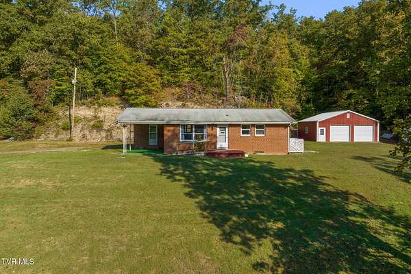 4.5 Acres of Land with Home for Sale in Duffield, Virginia