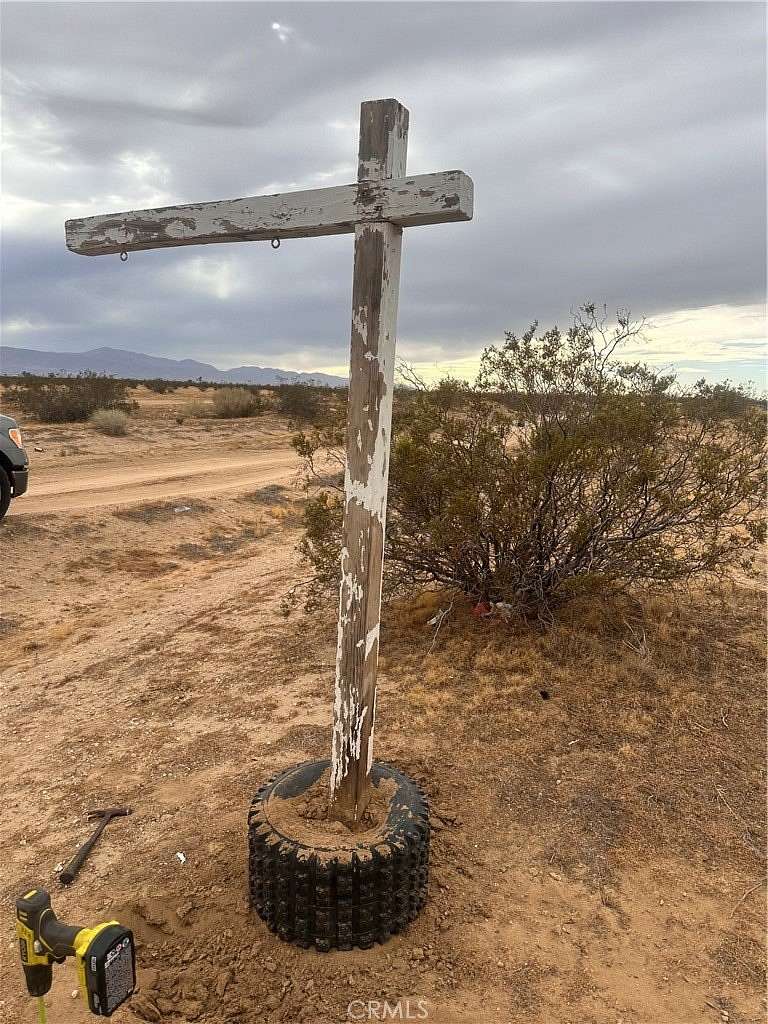 20 Acres of Recreational Land for Sale in Adelanto, California