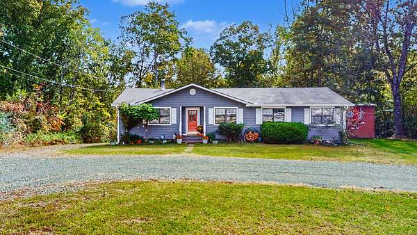 5.32 Acres of Land with Home for Sale in Ashland City, Tennessee