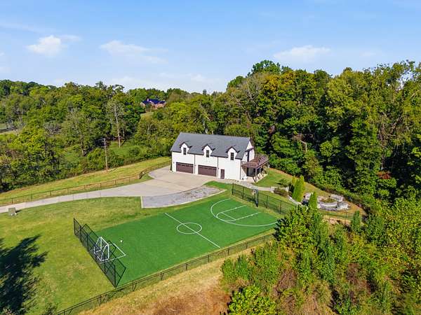 16.5 Acres of Recreational Land with Home for Sale in Nashville, Tennessee