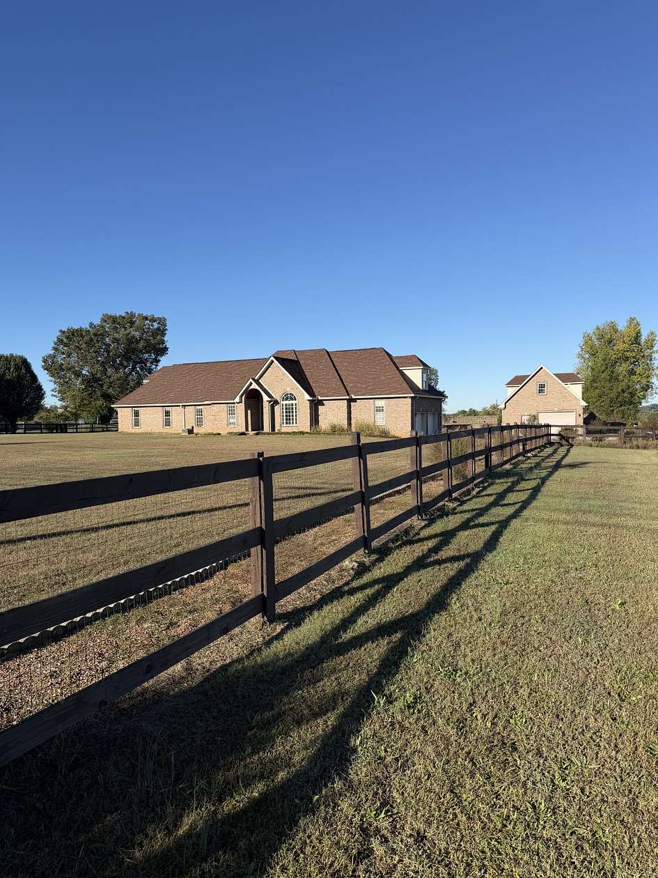 1.8 Acres of Land with Home for Sale in Lebanon, Tennessee
