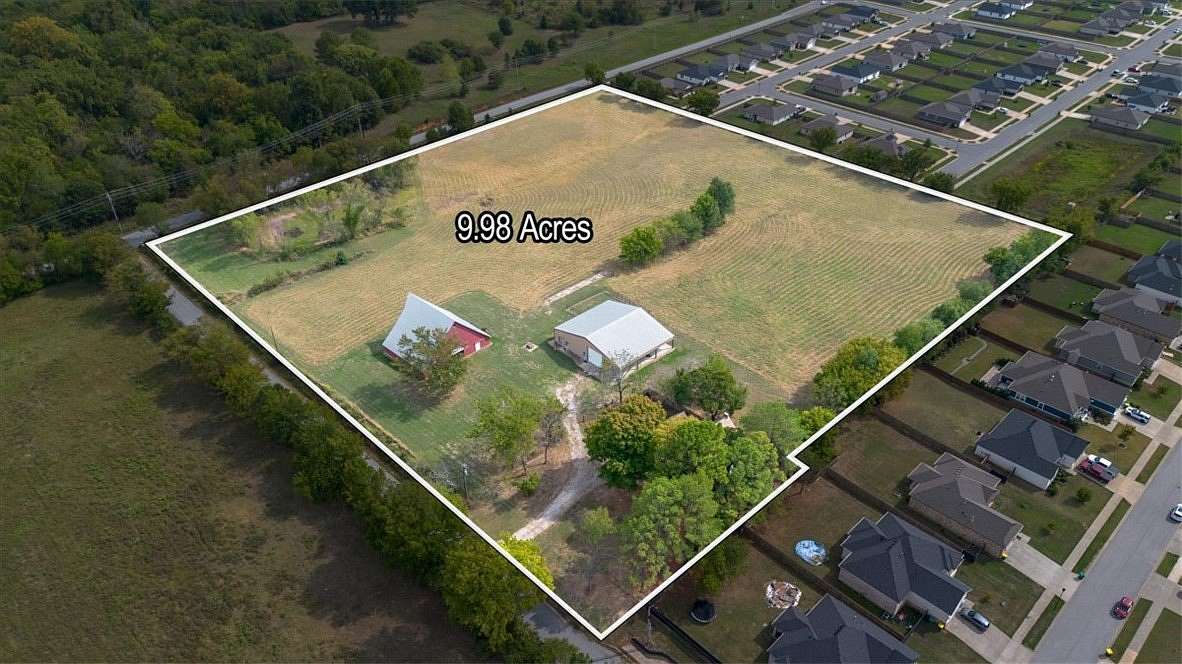 10 Acres of Improved Land for Sale in Fayetteville, Arkansas
