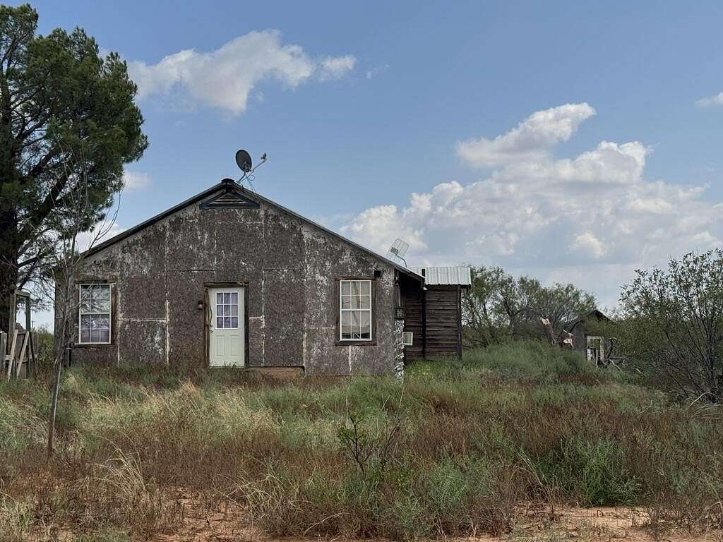 6 Acres of Land with Home for Sale in Colorado City, Texas