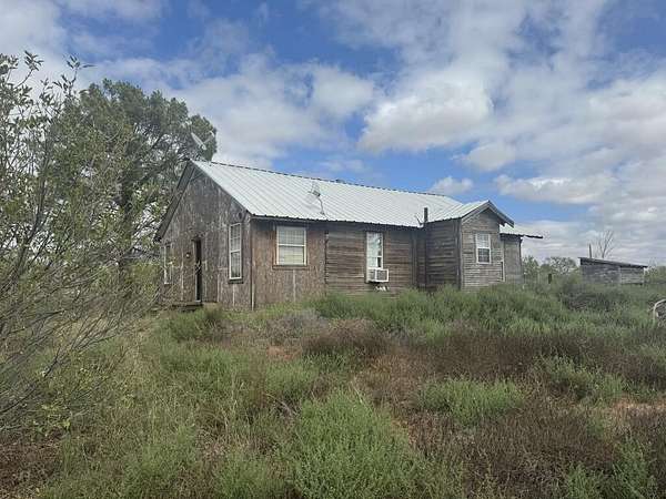 6 Acres of Land with Home for Sale in Colorado City, Texas