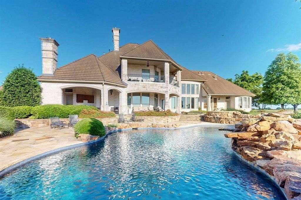 6 Acres of Land with Home for Sale in Forney, Texas