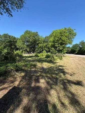 1.5 Acres of Residential Land for Sale in Greenville, Texas