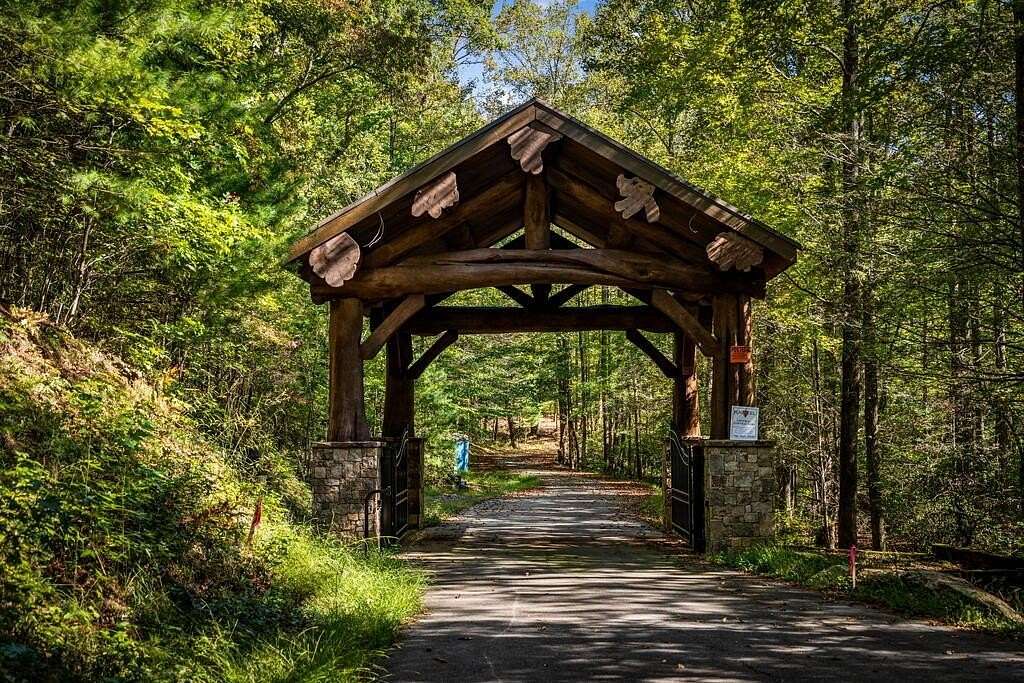 3.59 Acres of Residential Land for Sale in Ellijay, Georgia