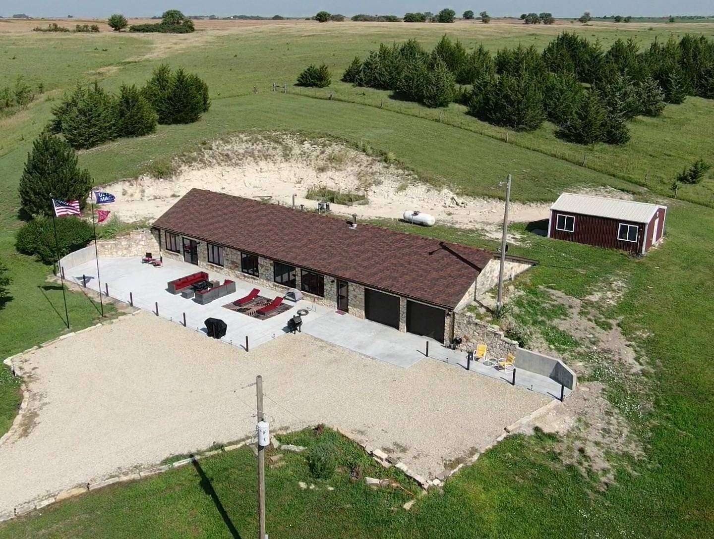 4.87 Acres of Land with Home for Sale in Beloit, Kansas