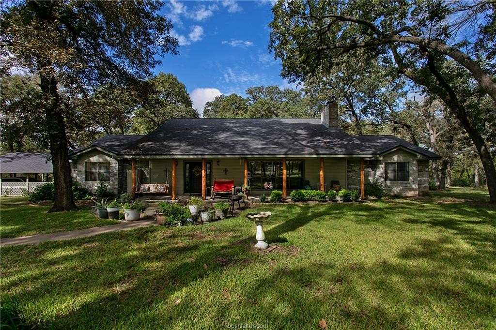 15.6 Acres of Land with Home for Sale in Hearne, Texas