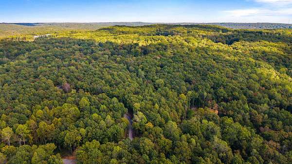 8 Acres of Residential Land for Sale in Signal Mountain, Tennessee