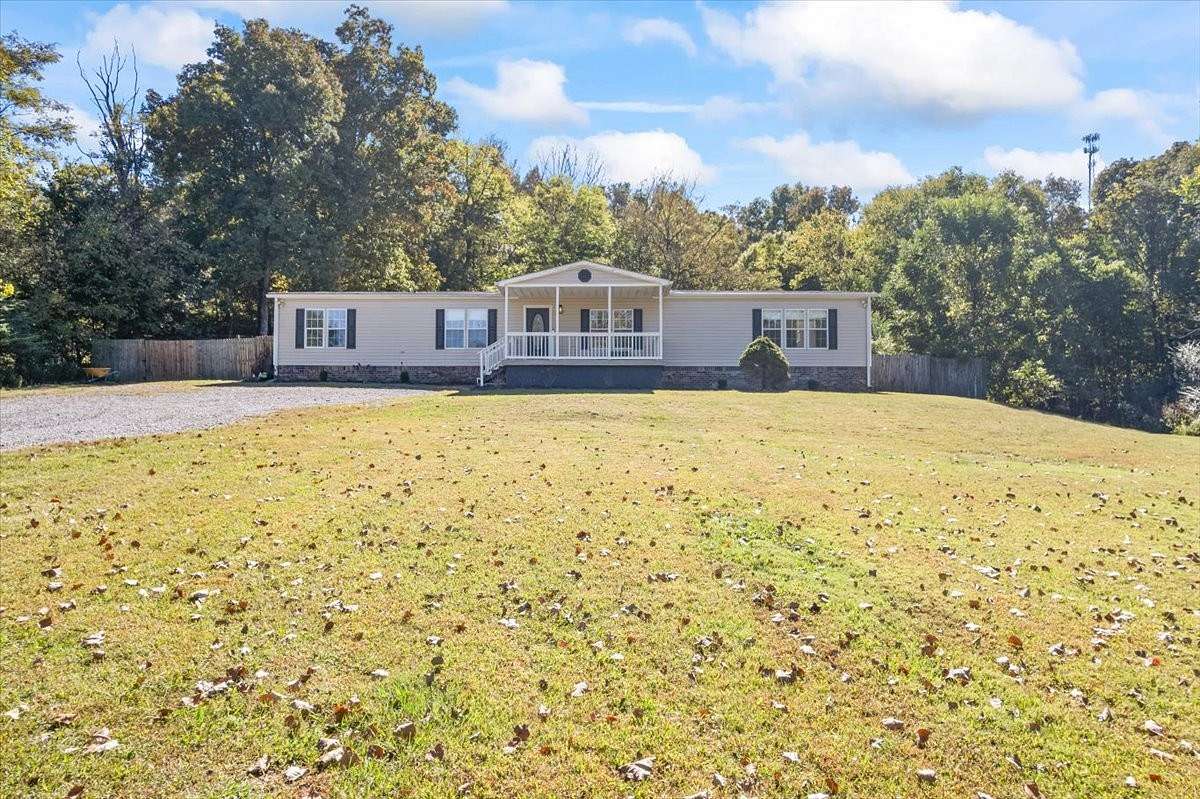 6 Acres of Land with Home for Sale in Lebanon, Tennessee