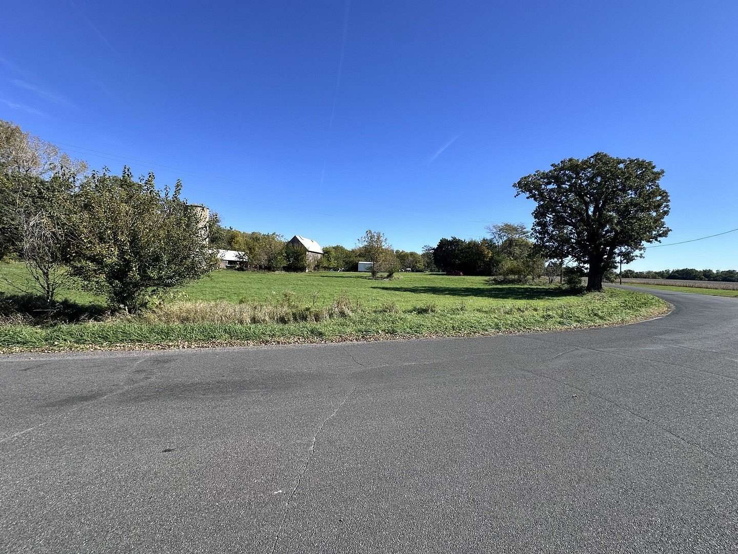9.77 Acres of Land for Sale in Walnut Township, Illinois
