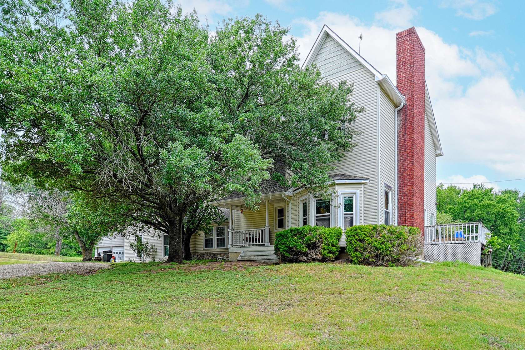 5.58 Acres of Land with Home for Sale in Palmer, Texas