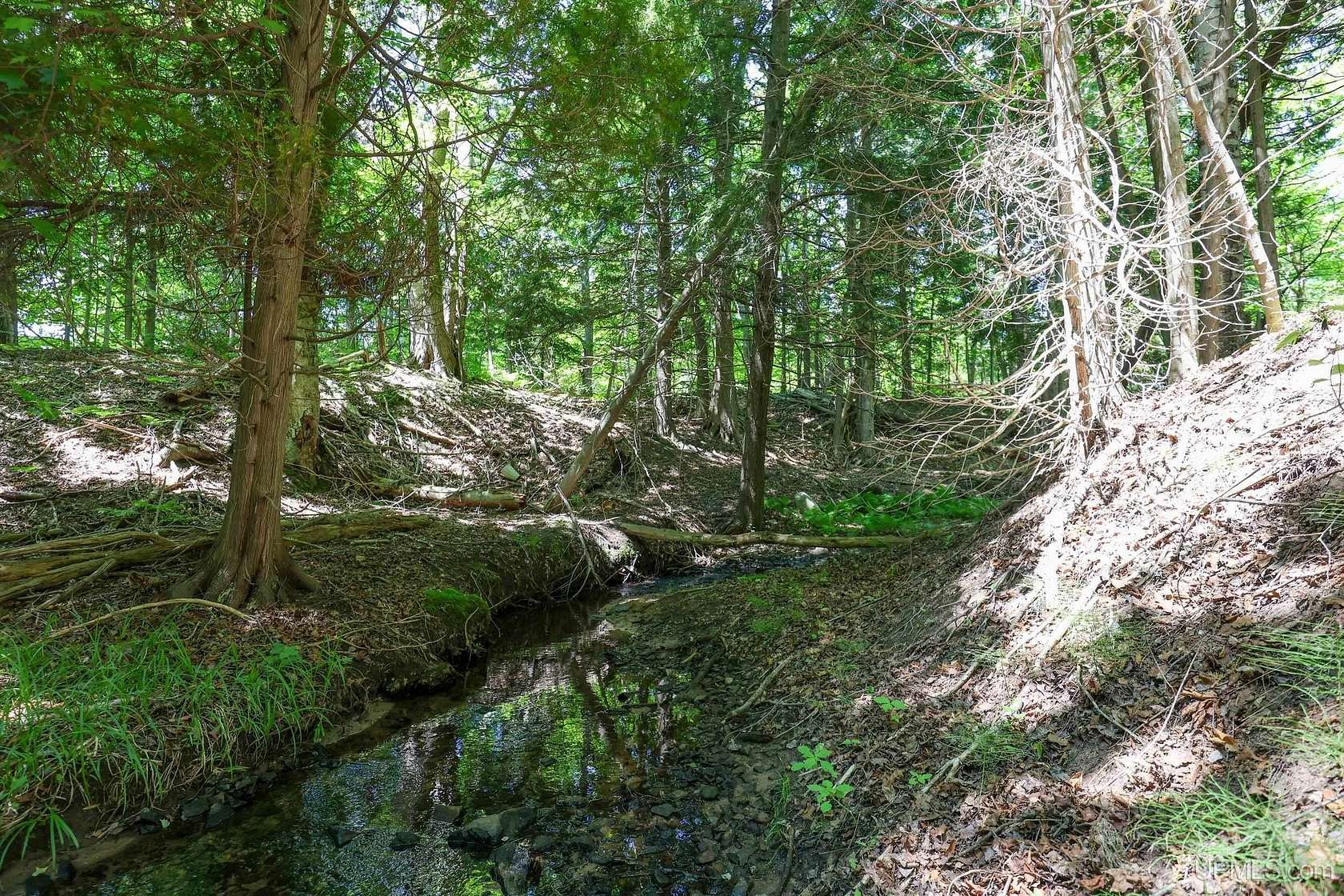 1.33 Acres of Residential Land for Sale in Marquette, Michigan