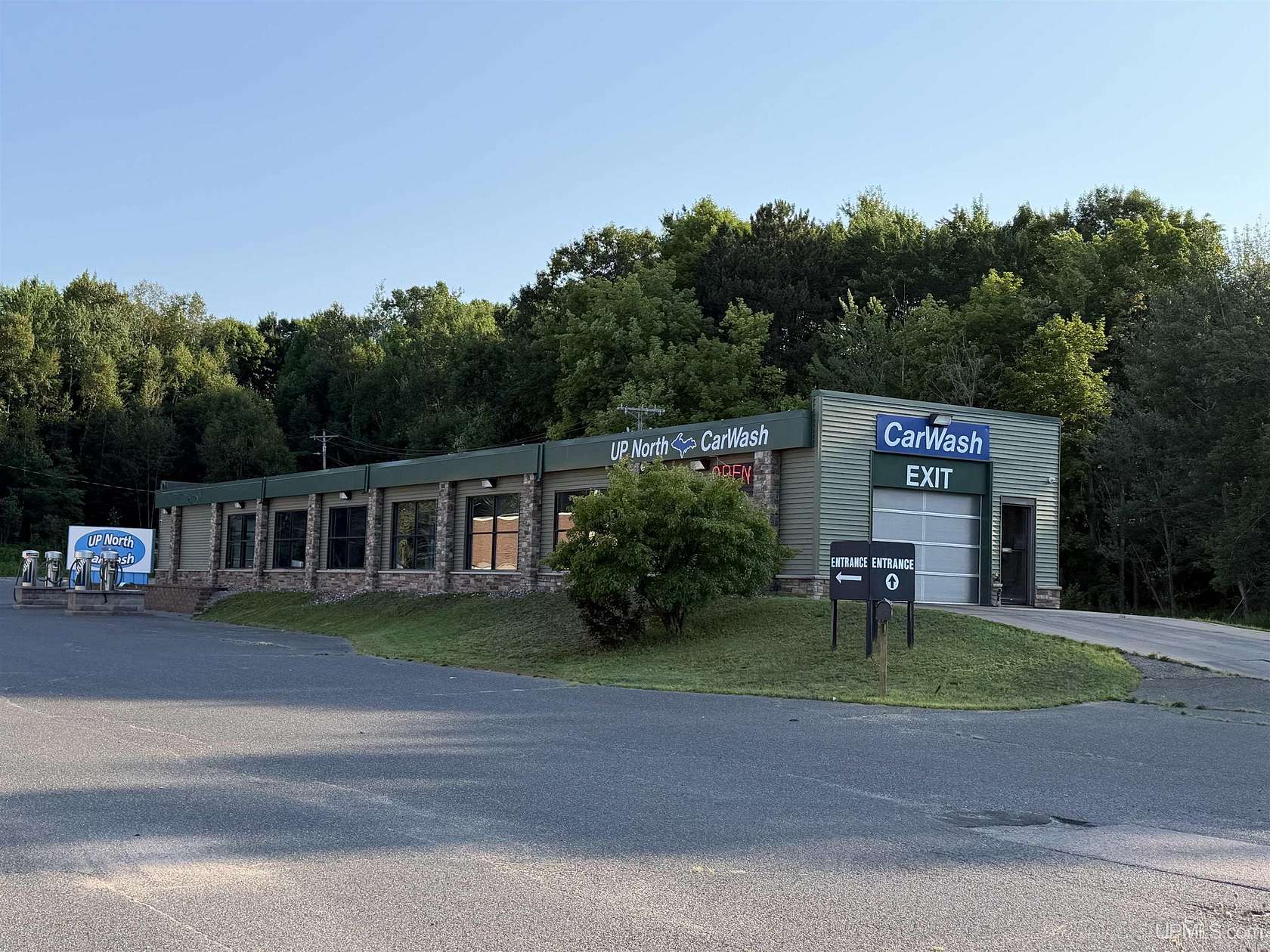 4.5 Acres of Improved Commercial Land for Sale in Marquette, Michigan