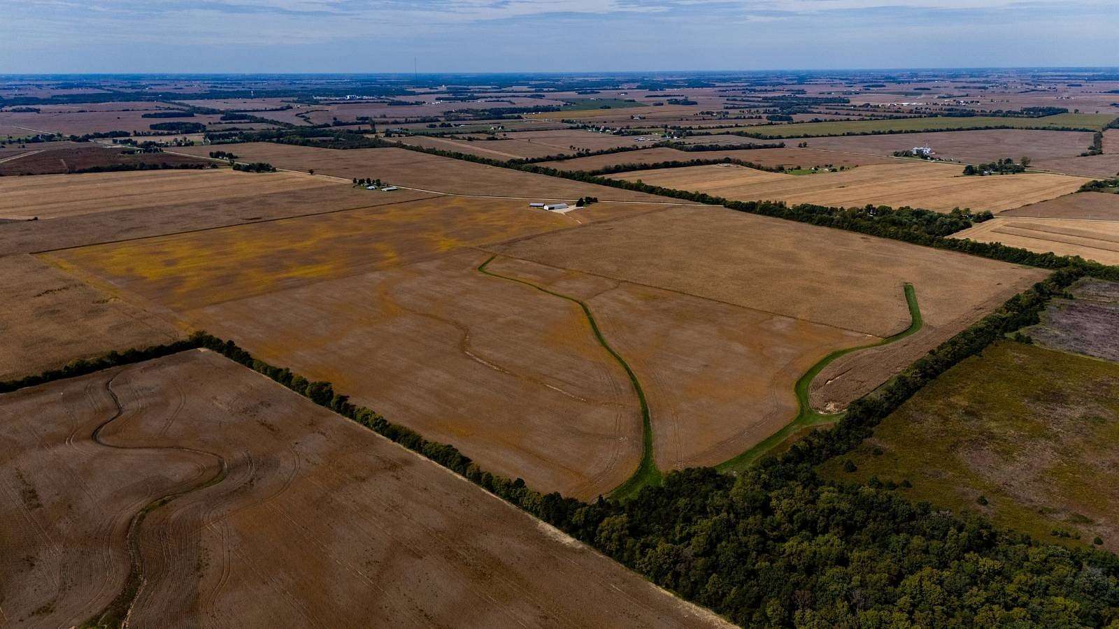 365 Acres of Agricultural & Residential Land for Sale in Circleville, Ohio