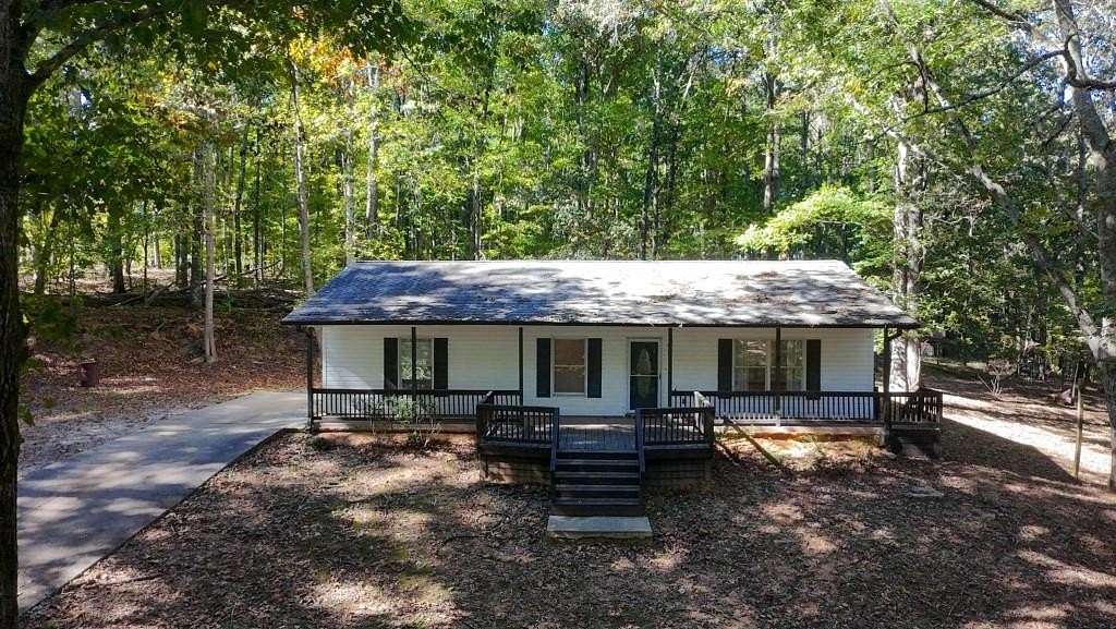 10 Acres of Recreational Land with Home for Lease in Loganville, Georgia