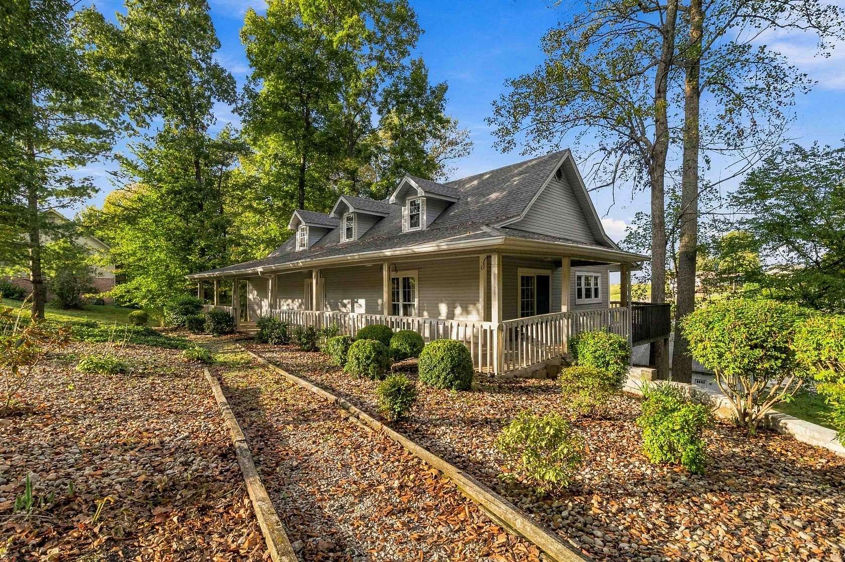 1.66 Acres of Land with Home for Sale in Somerset, Kentucky