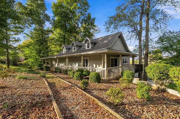 1.66 Acres of Land with Home for Sale in Somerset, Kentucky