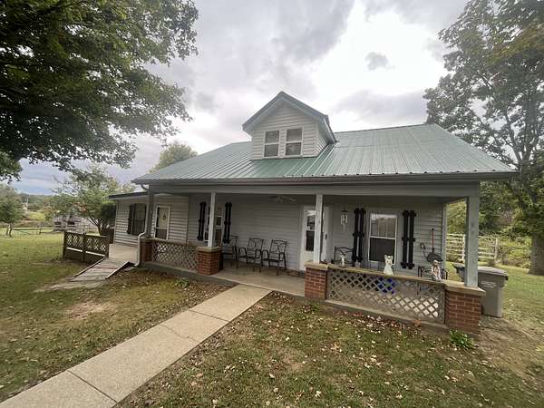 14.8 Acres of Land with Home for Sale in Westmoreland, Tennessee