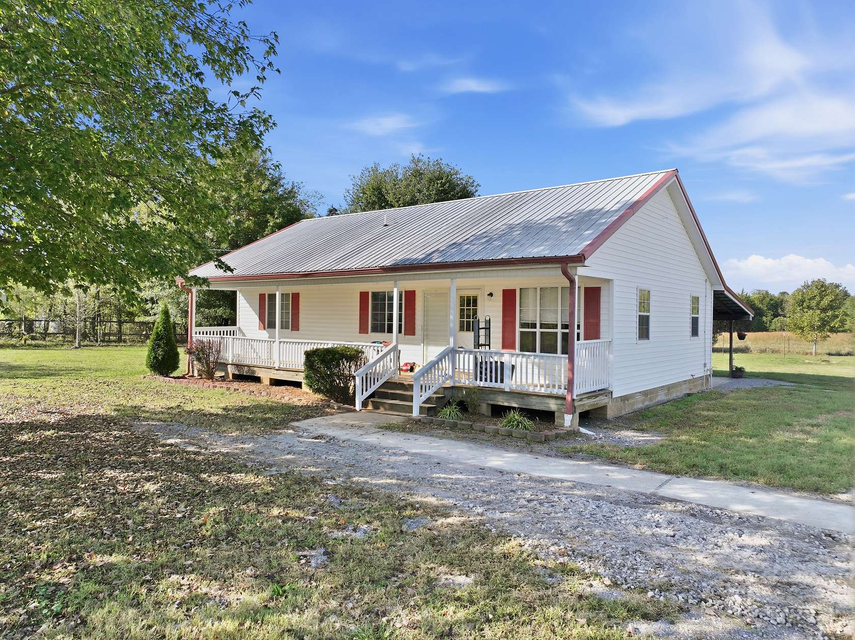 7 Acres of Land with Home for Auction in Lebanon, Tennessee
