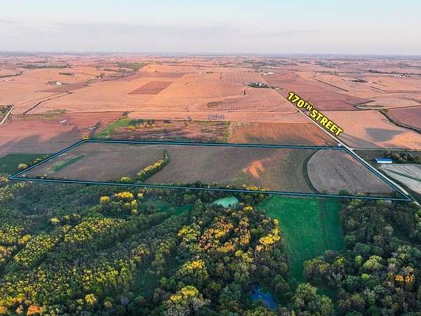189 Acres of Agricultural Land for Sale in Goose Lake, Iowa